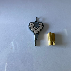 
                  
                    The Valentine with cylinder lock
                  
                