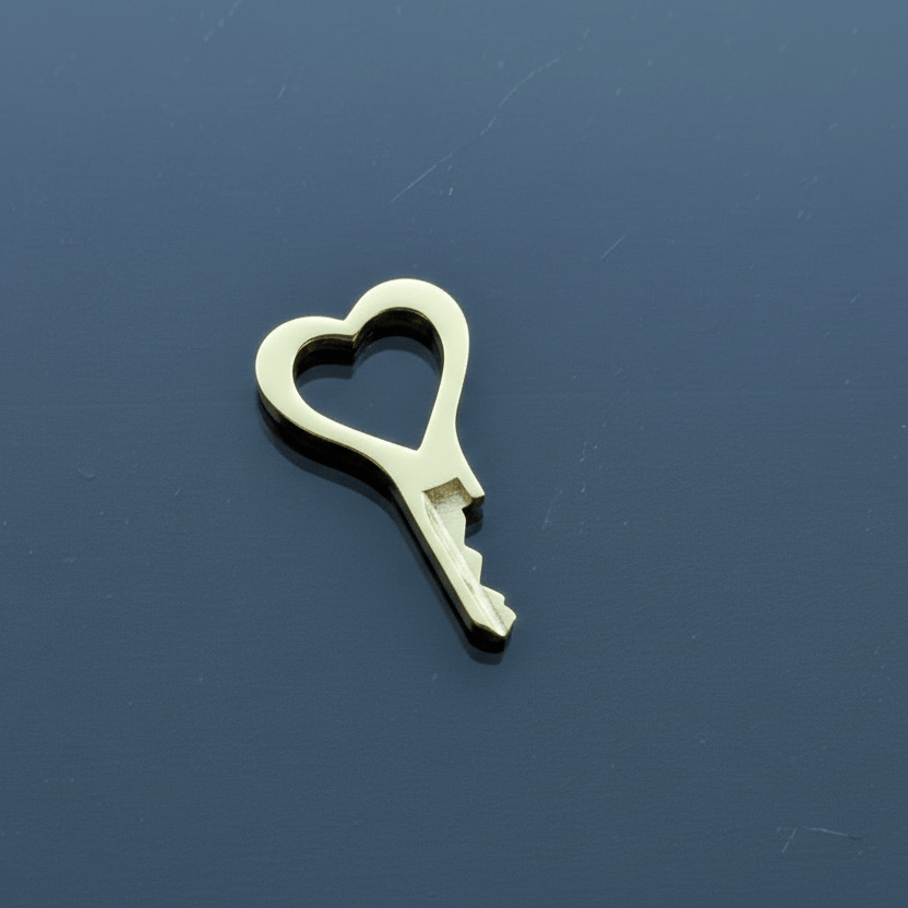 Little Gold Love chastity key with cylinder | chastity-shop