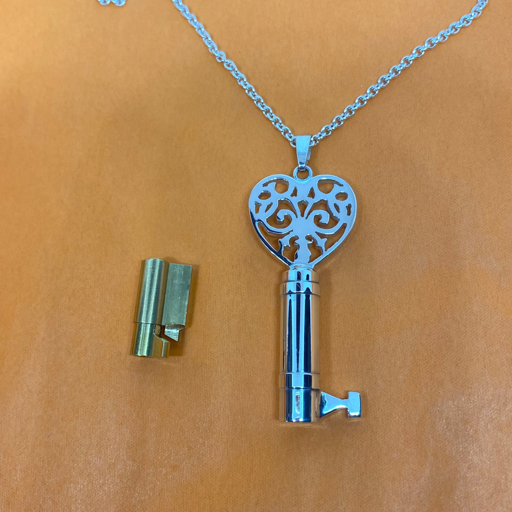 
                  
                    chastity-shop Keys with cylinder lock 14 carat yellow gold Secret Lady Grace
                  
                