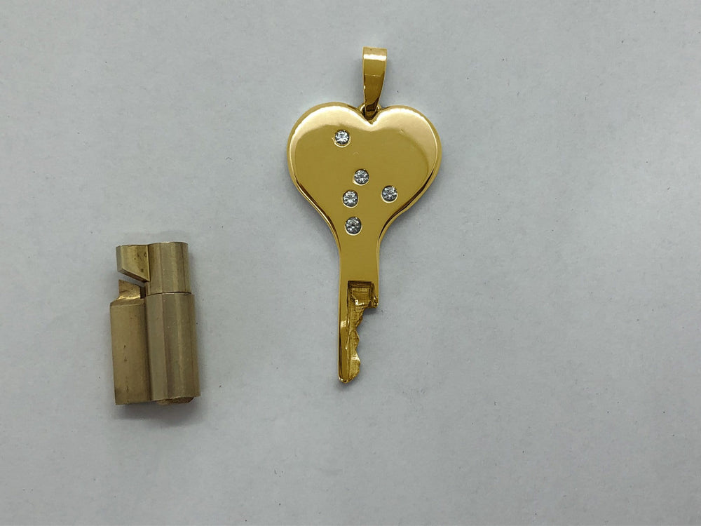 chastity-shop 14 carat yellow gold Lock of Love with cylinder