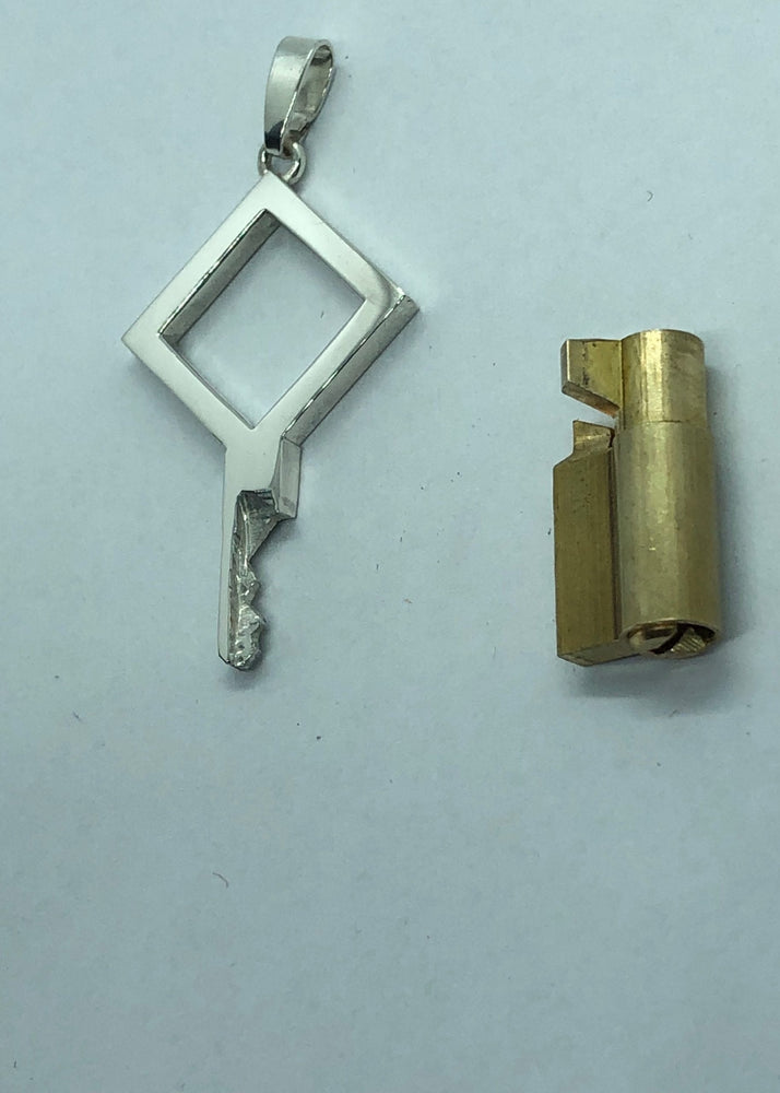 
                  
                    chastity-shop Keys with cylinder lock The Square
                  
                