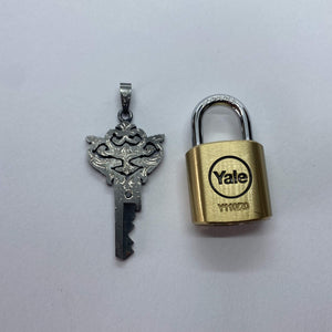 
                  
                    chastity-shop Keys with padlock Le Baroque with padlock
                  
                