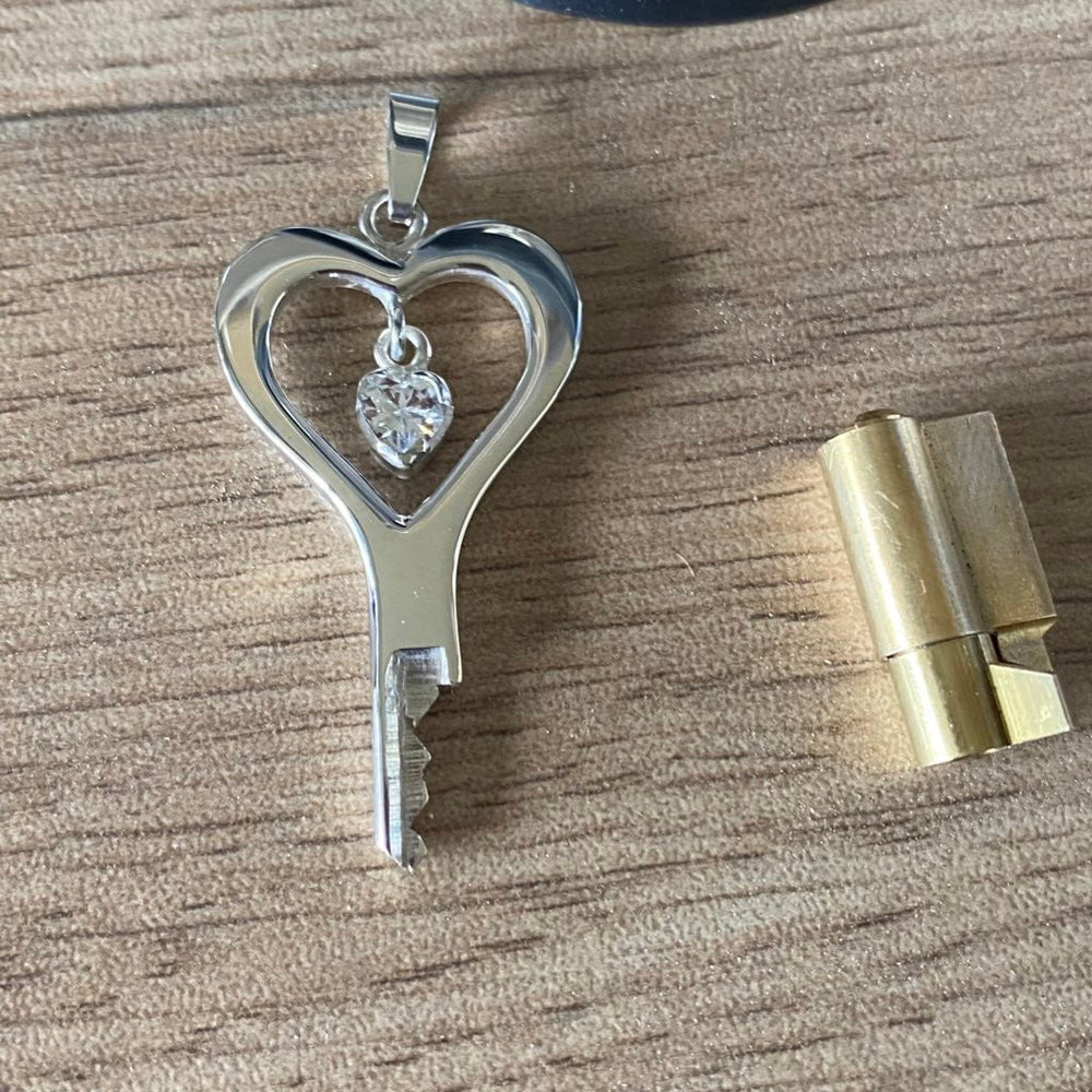 
                  
                    chastity-shop Keys with cylinder lock Lovin Locktober with cylinder
                  
                