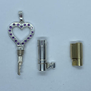 
                  
                    chastity-shop Keys with cylinder lock The secret Colour your Life
                  
                